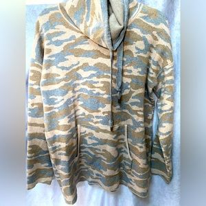 Tahari Sweater-Sweatshirt. Large. Camo. Adjustable collar  Front Pockets.
